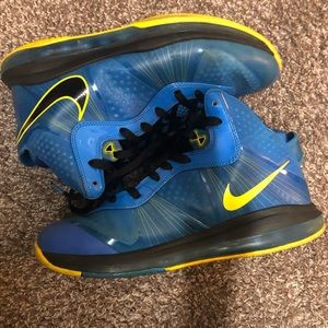 Lebron 8 entourage